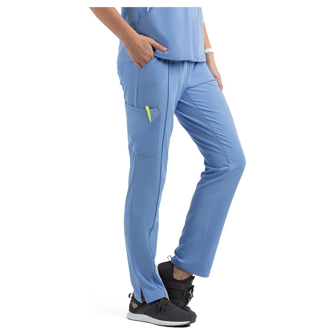 Women's Full Elastic Waist Tapered Leg Pant