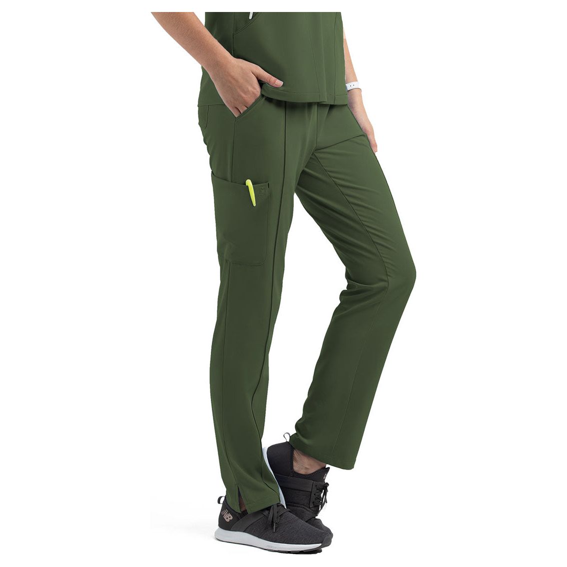 Women's Full Elastic Waist Tapered Leg Pant