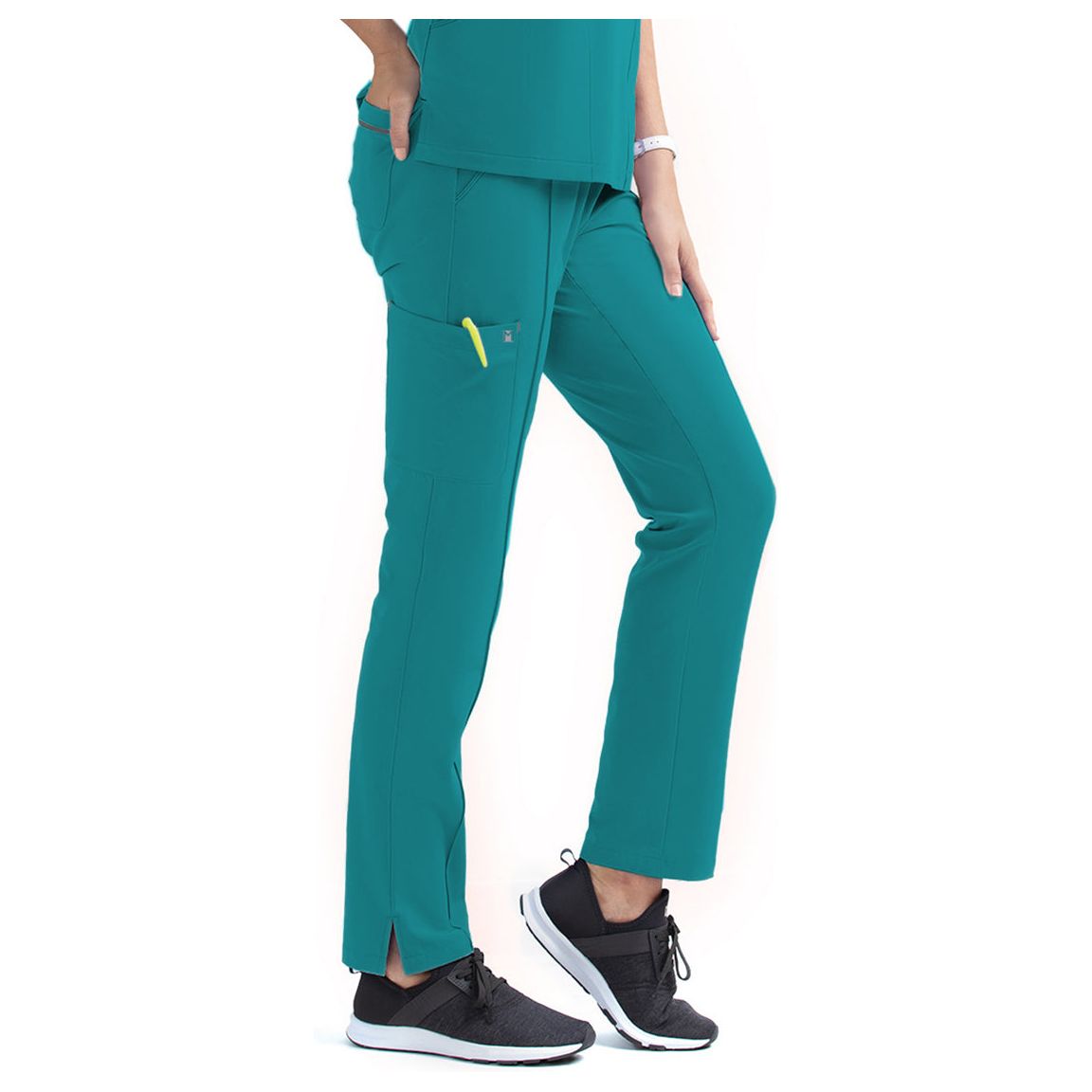 Women's Full Elastic Waist Tapered Leg Pant